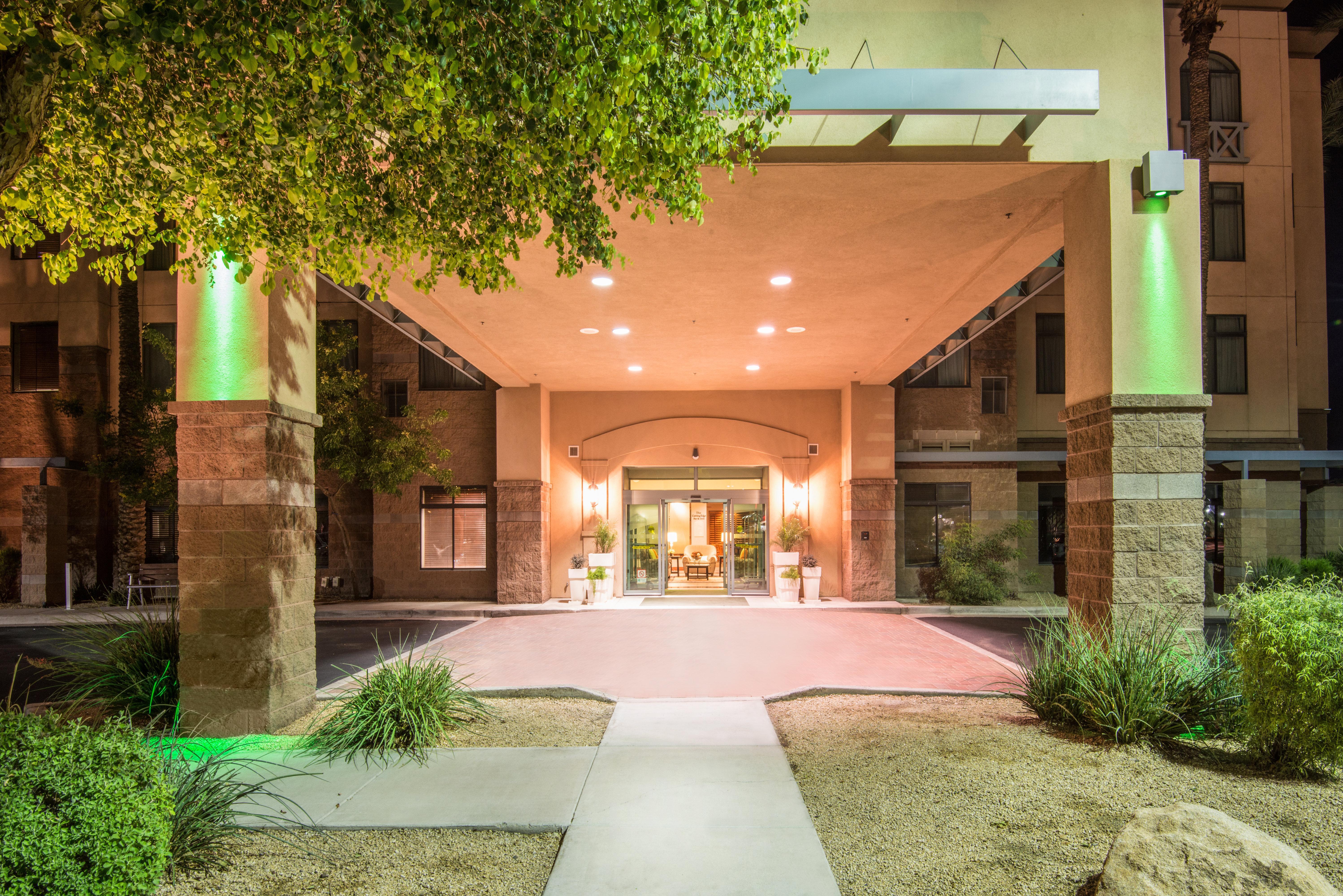 Holiday Inn & Suites Goodyear - West Phoenix Area By Ihg Ngoại thất bức ảnh
